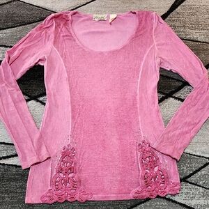 GIMMICKS BY BKE PINK WASHED EMBROIDERY CROCHET RHINESTONES RIBBED LONG-SLEEVETOP